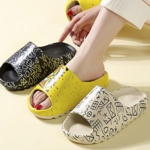 Designer Slides Summer House Thick Printed Graffiti Men Slippers Women Flip Flops Unisex Platform Shoes Latest New Outdoor Sandals